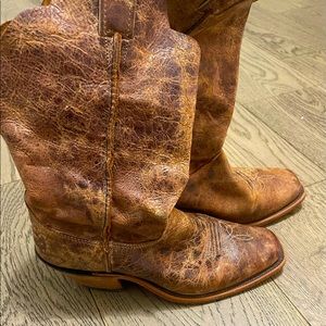 FRYE BOOTS. Size 8